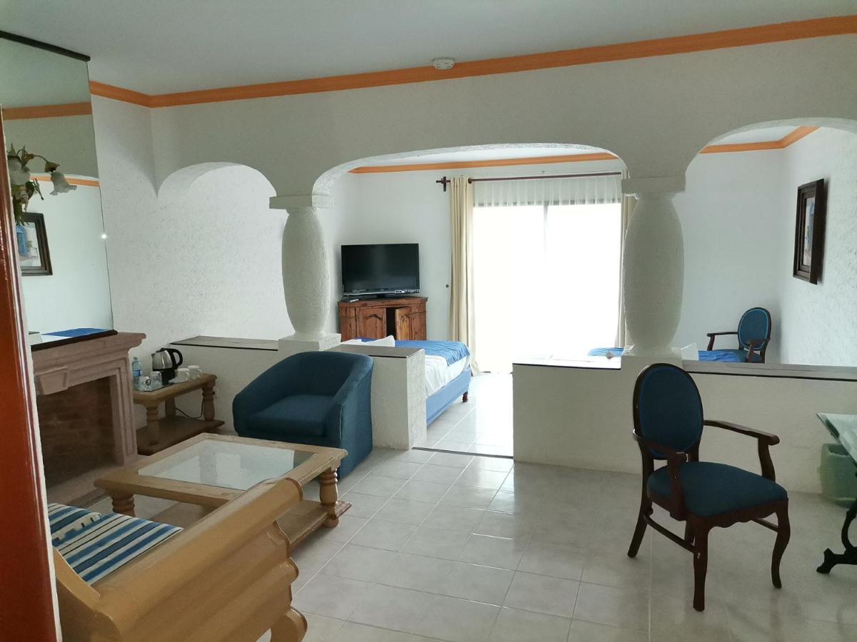 Gran Hotel Hacienda De La Noria Aguascalientes Bagian luar foto A typical hotel room in the resort