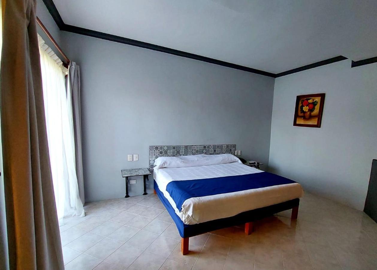Gran Hotel Hacienda De La Noria Aguascalientes Bagian luar foto A bedroom at the hotel